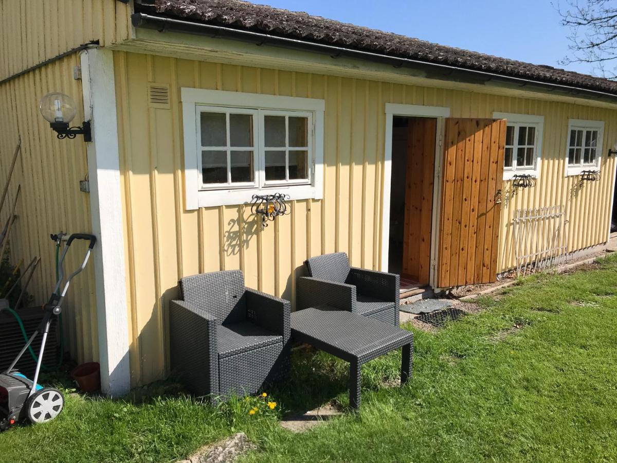 Gaeststuga I Loefsaeng Hajstorp Töreboda Eksteriør bilde